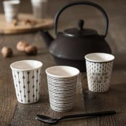 Maisons Du Monde Bols, Tasses Et Mugs Coffret 6 Tasses En Porcelaine Blanche Motifs Noirs -Bols, tasses et mugs Soldes Boutique coffret 6 tasses en porcelaine blanche motifs noirs 1000 5 11 175122 4